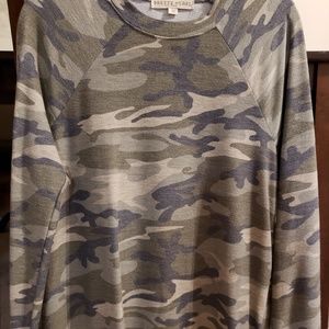 Thin camouflage sweater